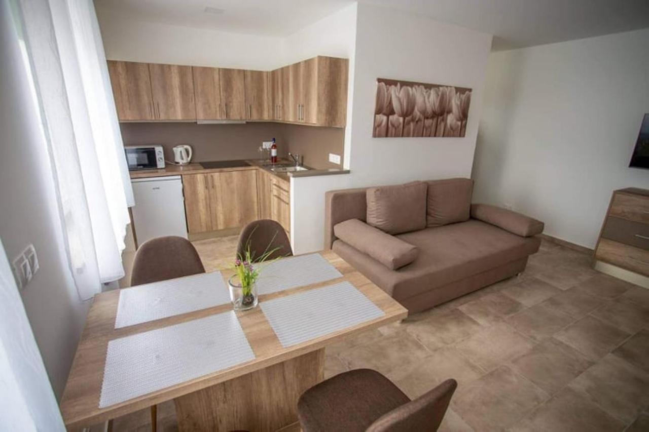 Mona Apartman Sárvár Extérieur photo