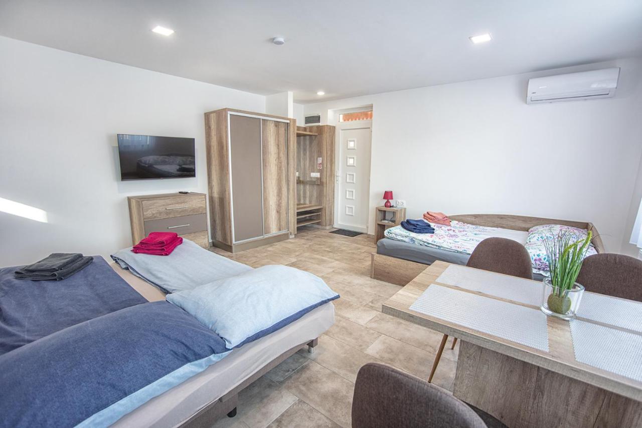 Mona Apartman Sárvár Extérieur photo