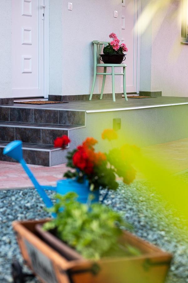 Mona Apartman Sárvár Extérieur photo